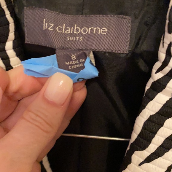 Liz Claiborne, Black & White Print Blazer - Picture 5 of 9